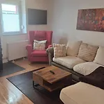 Schoenste Lage Am Rhein, Behagliches Haus Mit Kamin.